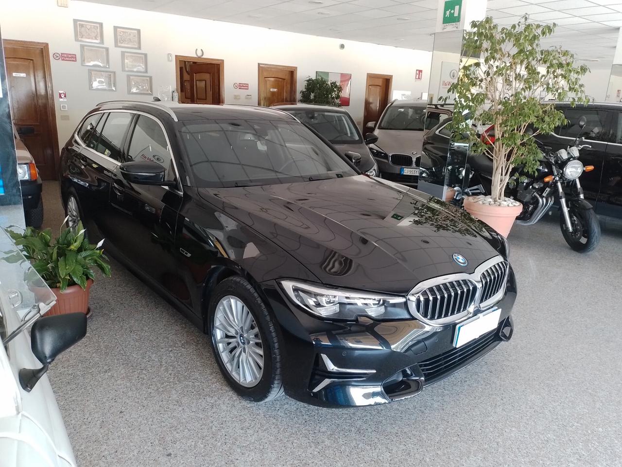 BNW 320E 2.0 Touring Luxury 163cv Plug-in Hybrid