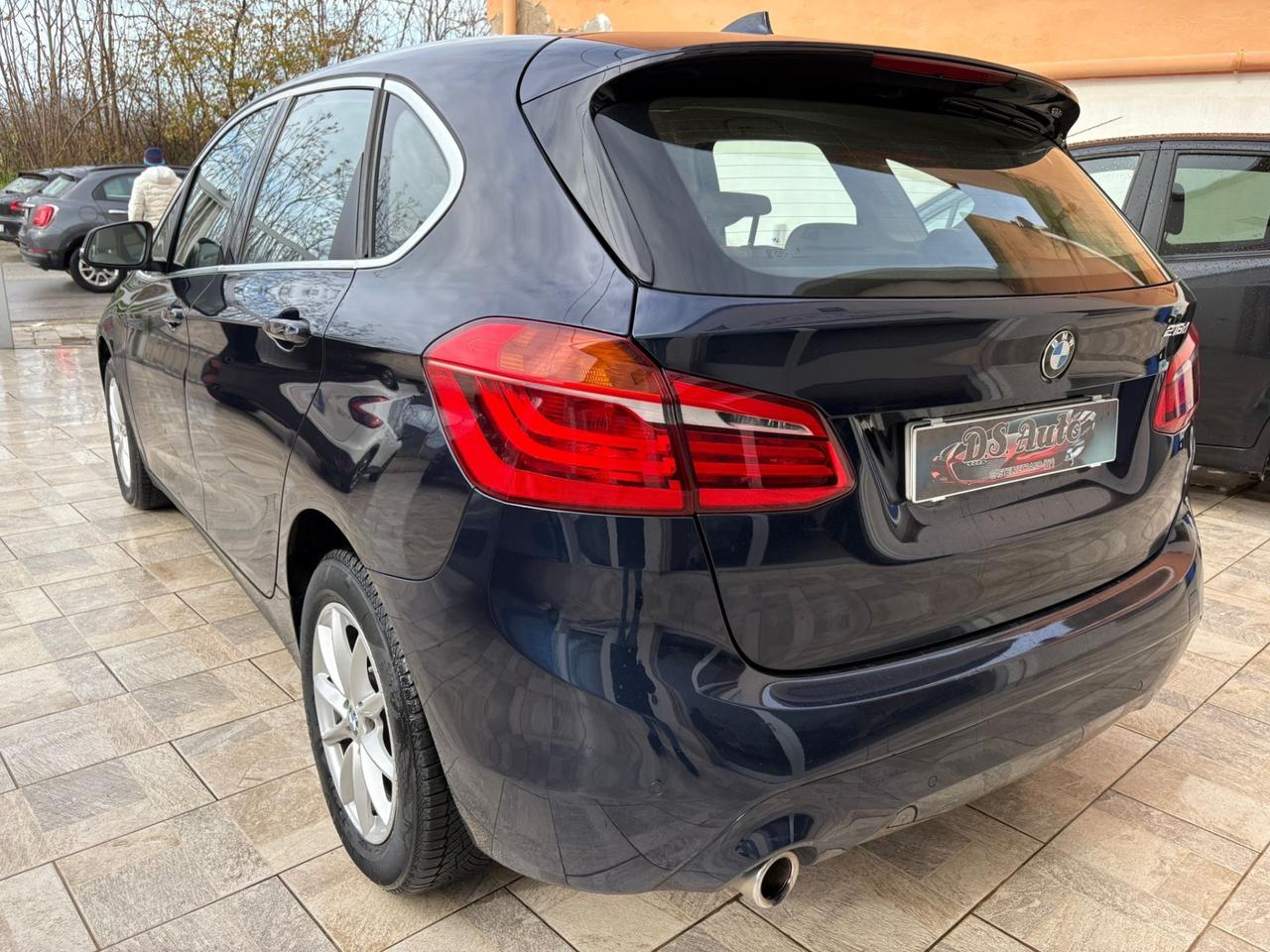 Bmw 216 216d Active Tourer Luxury automatica neopatentati