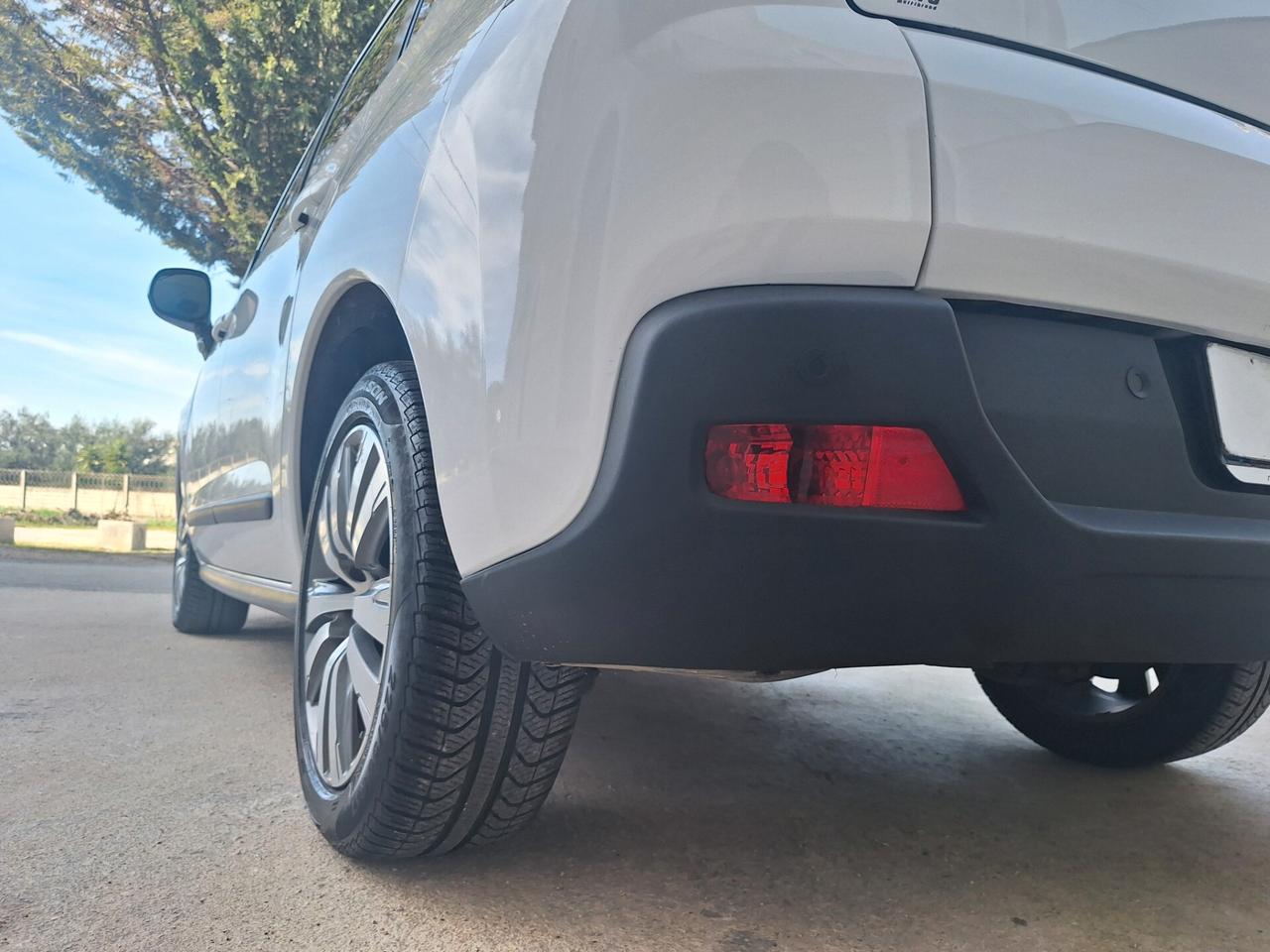 Peugeot 3008 1.6 HDi 115CV NAVI 2015