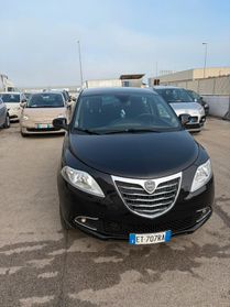 Lancia Ypsilon 0.9 TwinAir 85 CV 5 porte Metano Ecochic Silver
