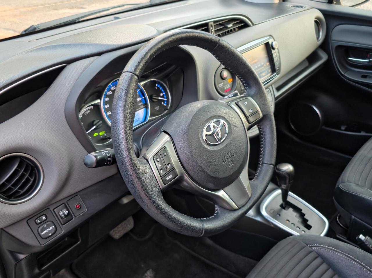 Toyota Yaris 1.5 Hybrid 5 porte Style E6 Automatica NEO 2014