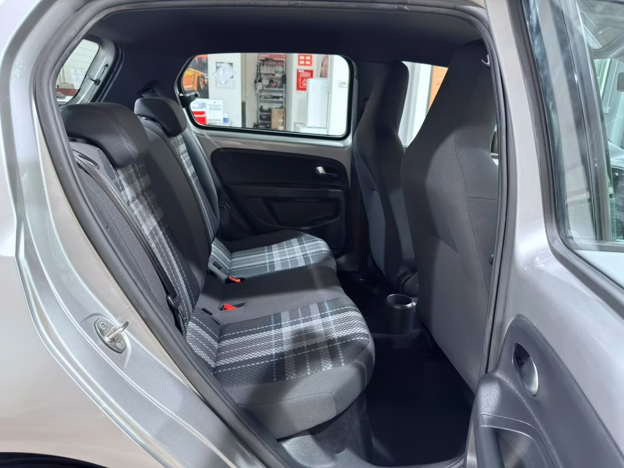VOLKSWAGEN UP! 1.0 75cv 5p NEOPATENTATI 89.000km