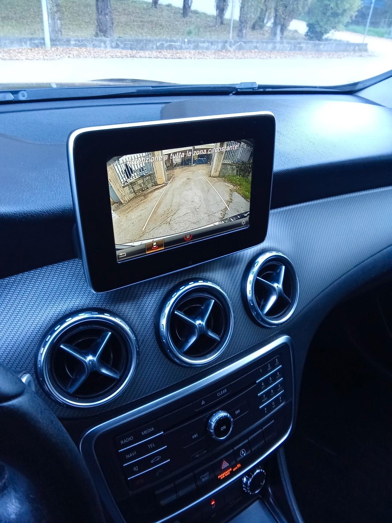 Mercedes-benz GLA 180 d 017