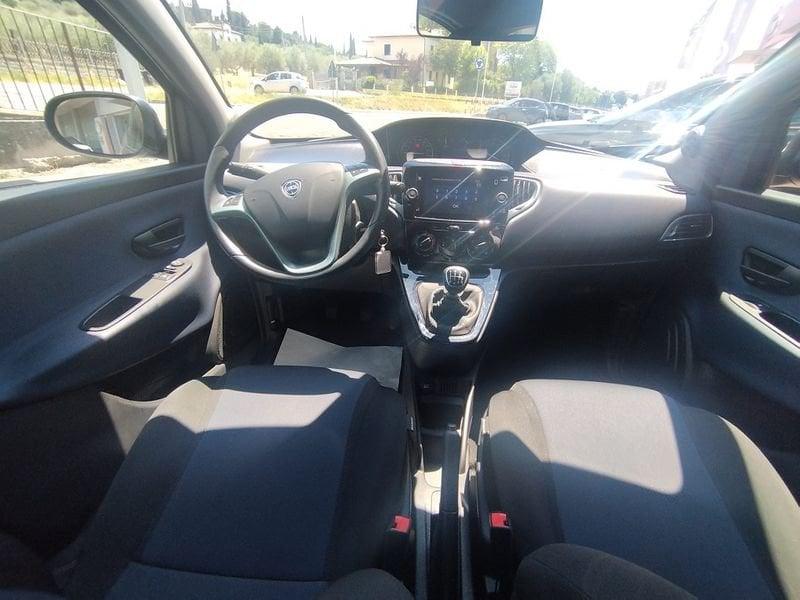 Lancia Ypsilon 1.0 FireFly 5 porte S&S Hybrid Platino