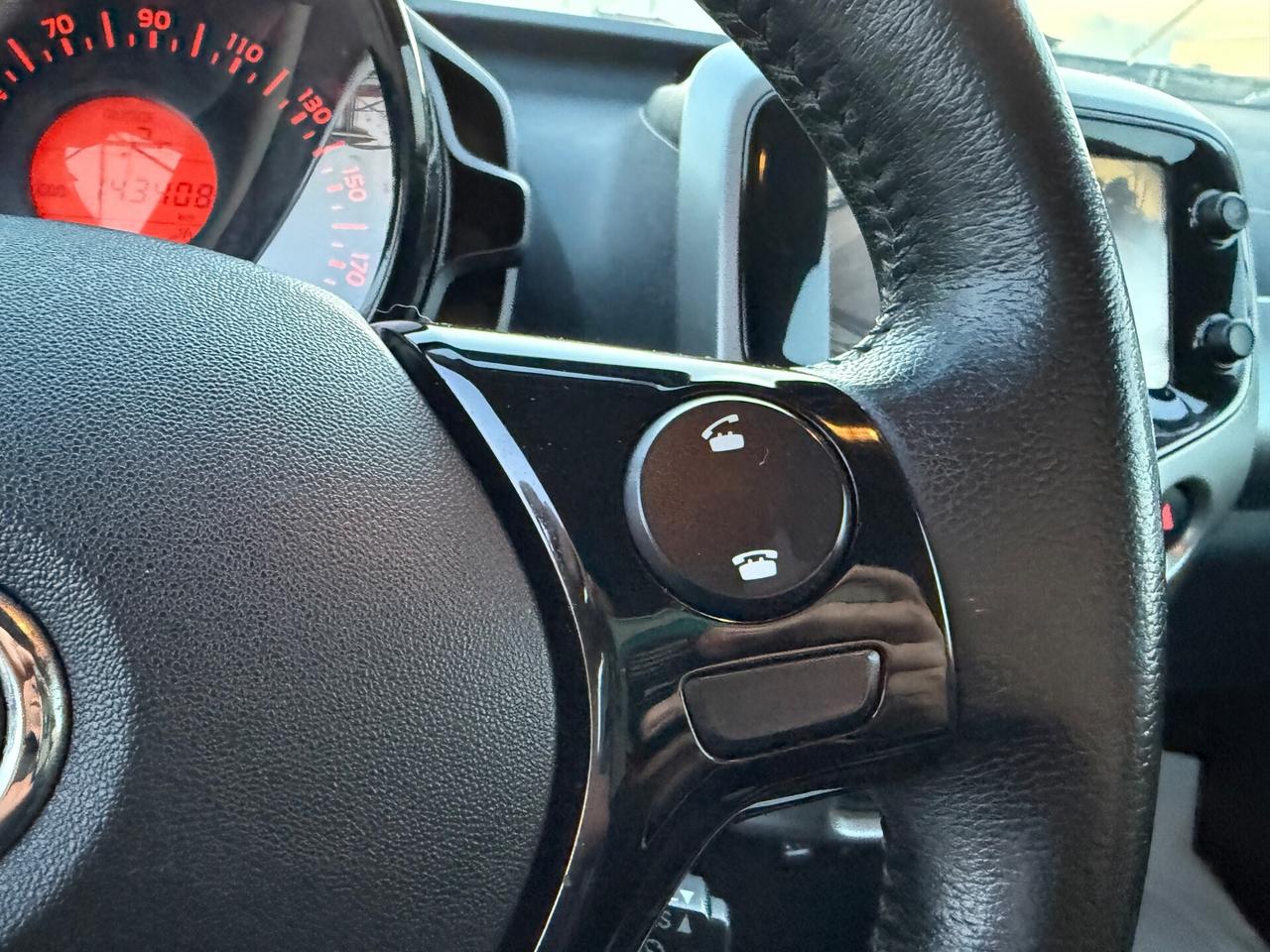 Toyota Aygo 1.0 VVT-i 69 CV 5 porte x-play