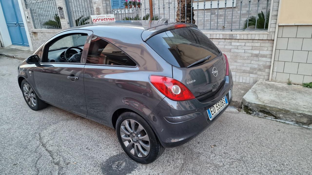 Opel Corsa 1.2 3 porte