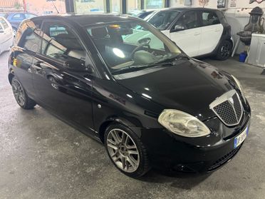 Lancia Ypsilon 1.3 MJT 75 CV MomoDesign