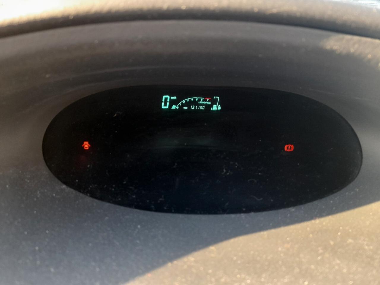 Toyota Yaris 1.0i 16V cat 5 porte Sol