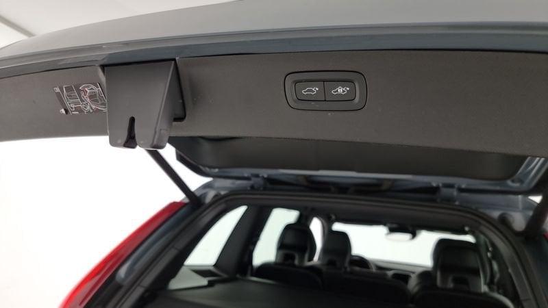 Volvo XC90 B5 (d) AWD Geartronic R-design