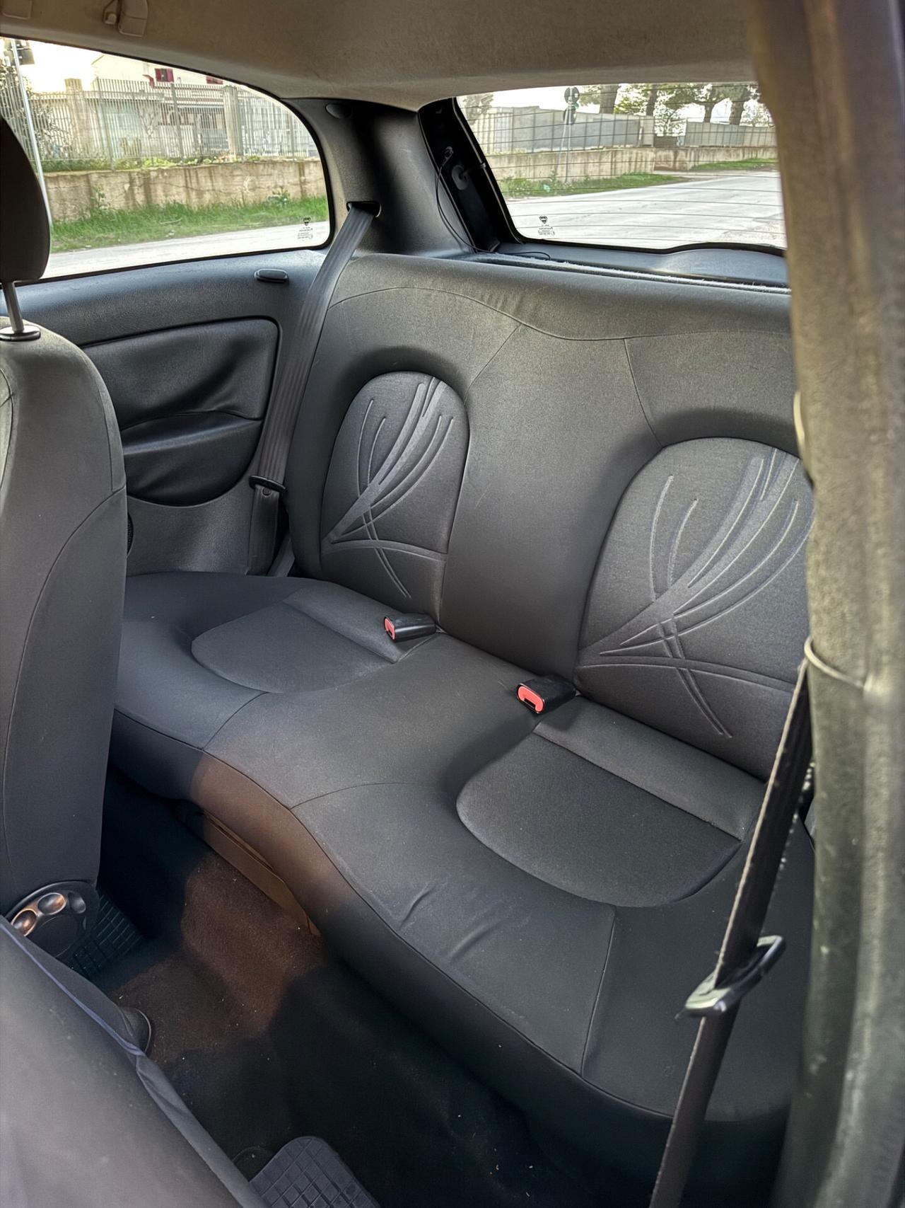 Lancia Ypsilon 1.3 MJT 75 CV Diva