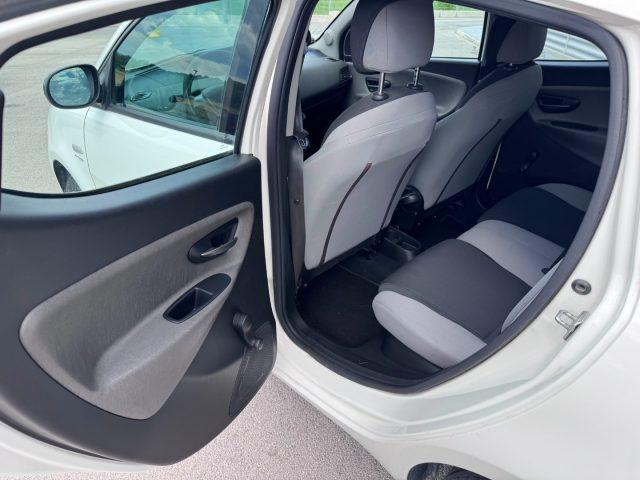 LANCIA Ypsilon 0.9 TwinAir 85 CV 5 porte Metano Ecochic Silver