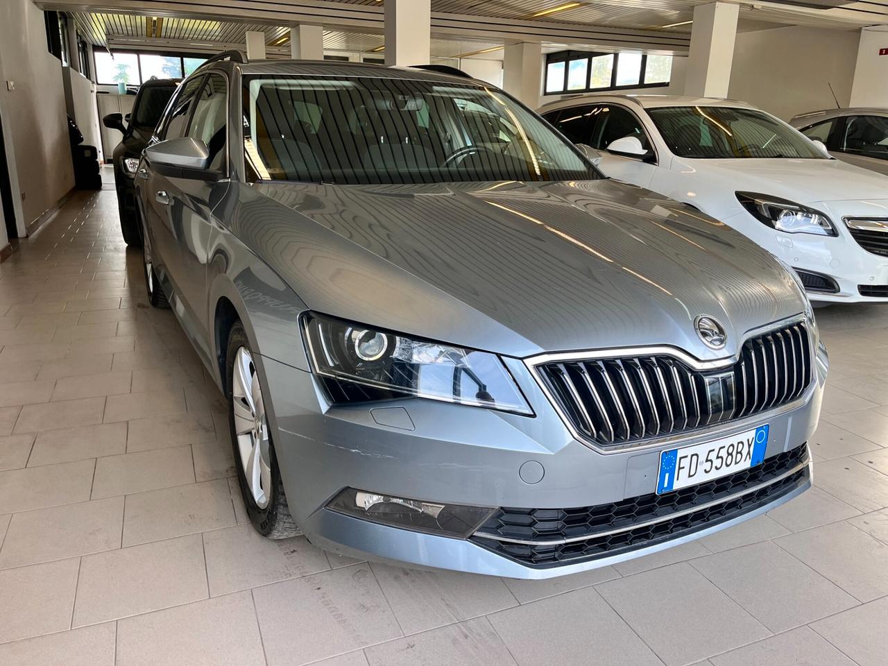 Skoda Superb 1.6 TDI DSG Wagon Executive