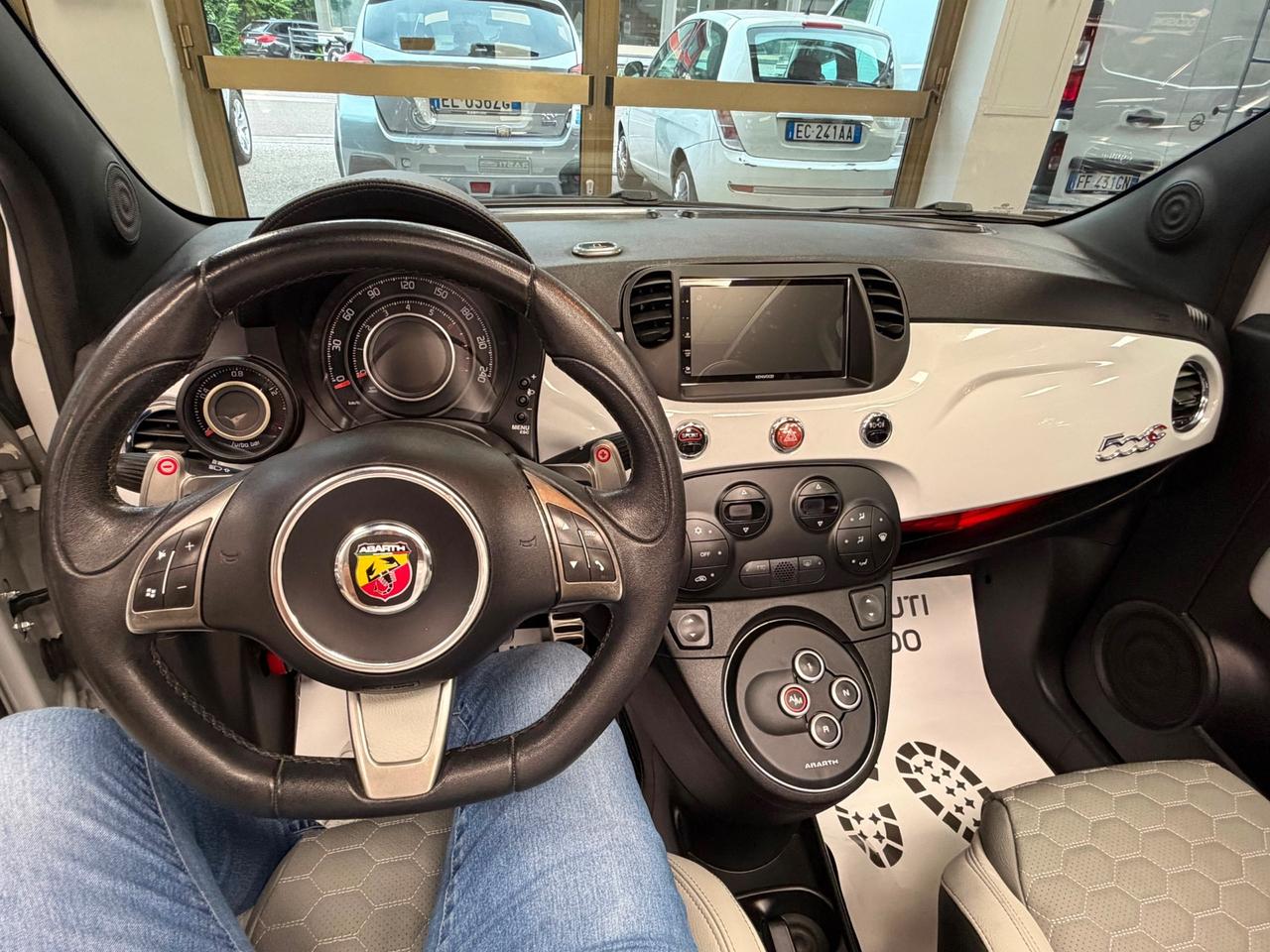 Abarth 500C Esseesse Versione: 1.4 Turbo T-Jet MTA Bicolore