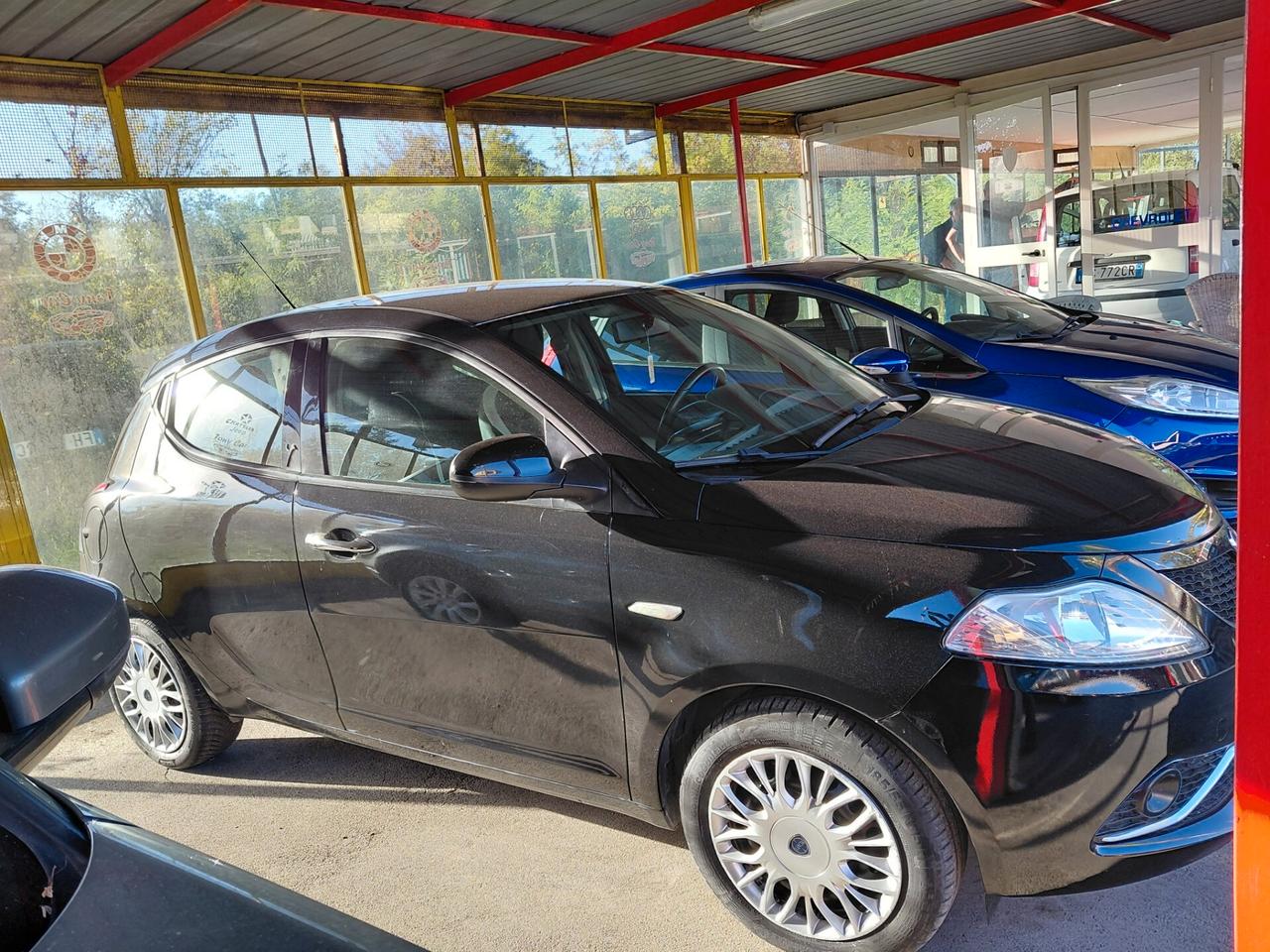 Lancia Ypsilon 1.2 69 CV 5 porte GPL Ecochic Silver