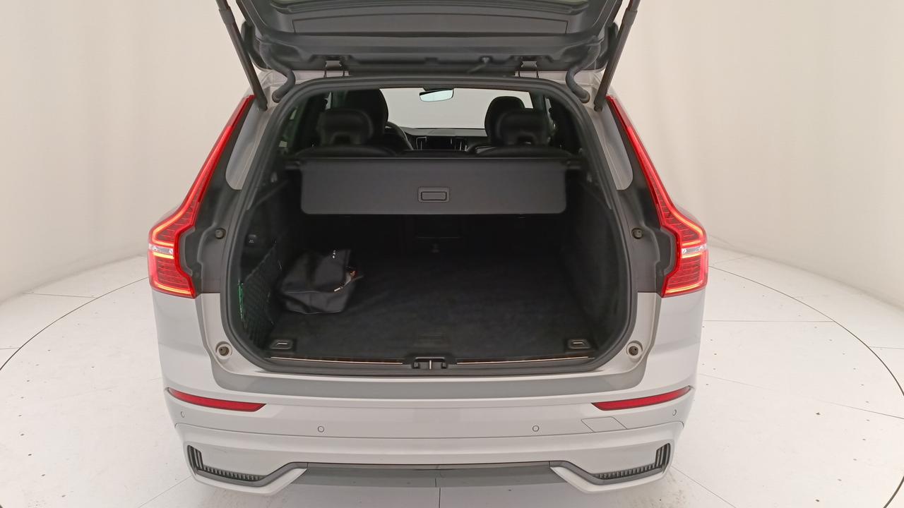 VOLVO XC60 2.0 b4 Plus Dark auto