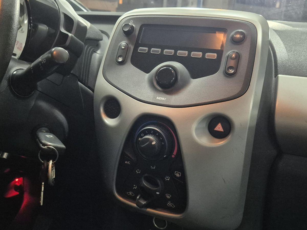 TOYOTA - Aygo - 1.0 VVT-i 69 CV 5 porte x-clusiv