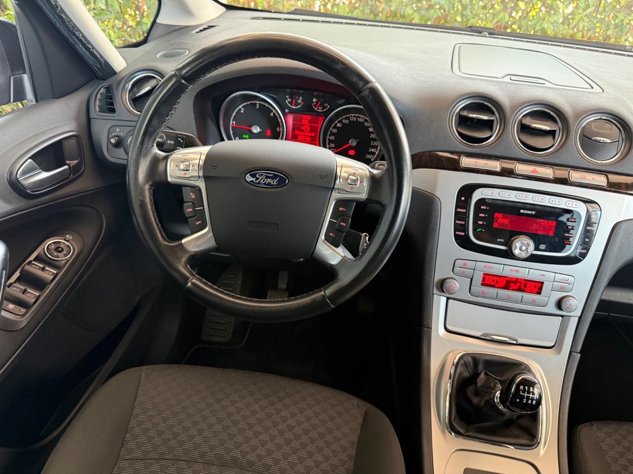 Ford Galaxy 2.0 TDCi 140 CV Ghia DPF