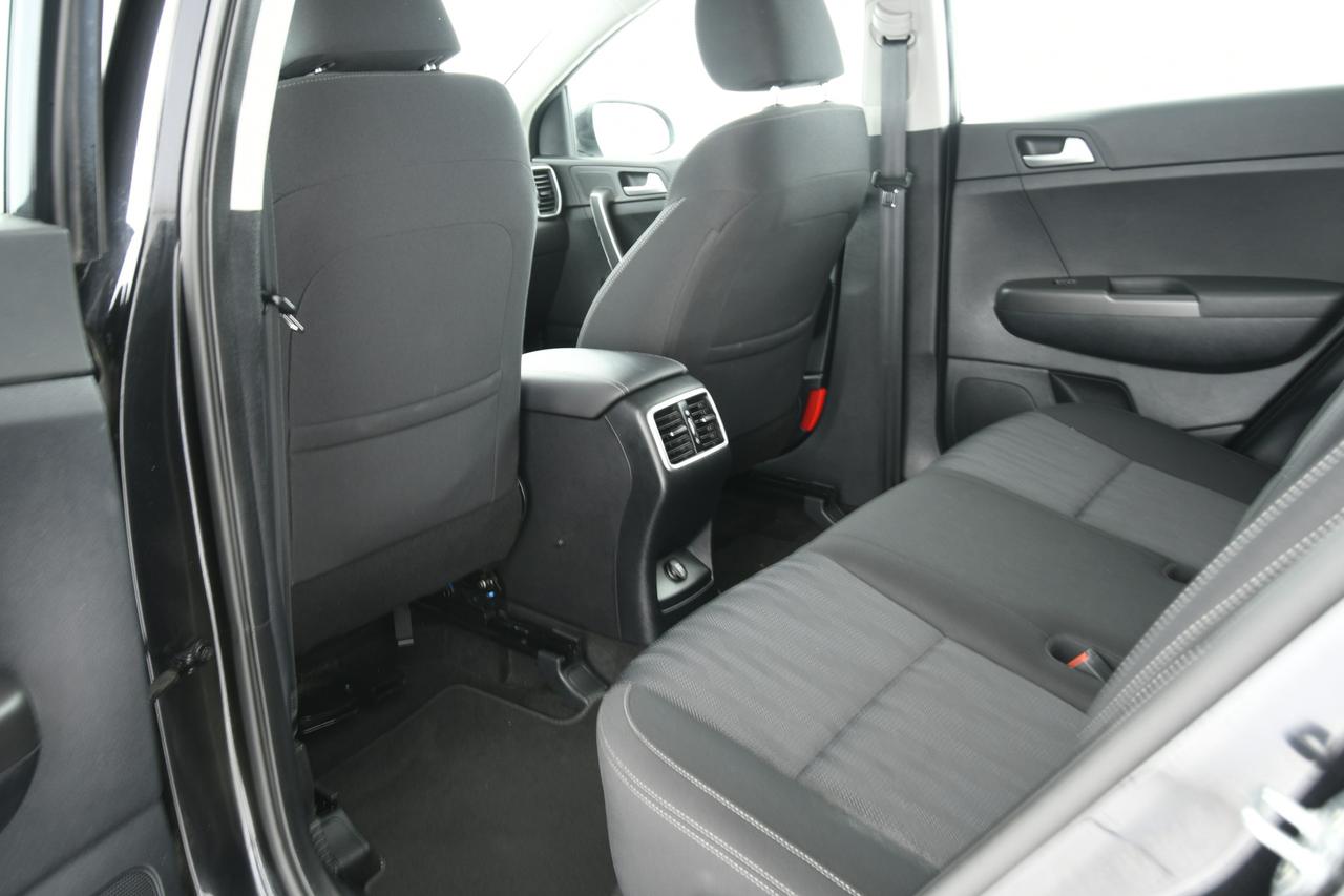 KIA Sportage 1.6 crdi mhev Business Class 2wd 136cv dct NEOPATENTATI+CAMERA