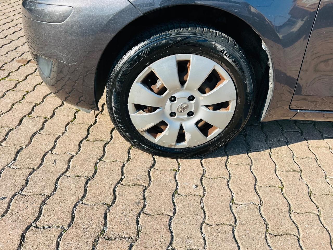 Toyota Yaris 1.0 3P Luxury pack