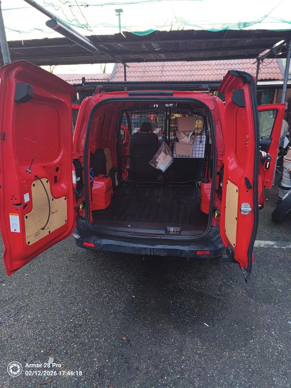 Ford Transit Courier 1.0 EcoBoost benzina