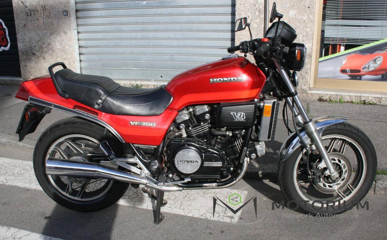HONDA VF 750 SABRE