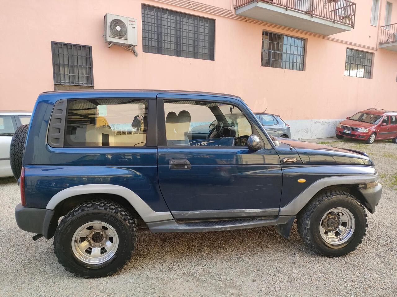 Ssangyong Korando 661 2.3 td Autocarro e Gancio traino