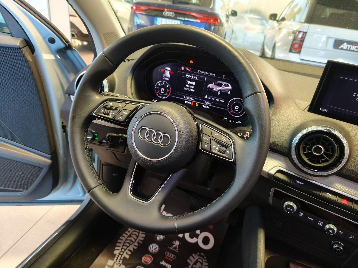 AUDI Q2 2.0 TDI S-tronic Grigio Freccia Perla Cokpit