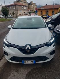 Renault Clio Full Hybrid E-Tech 140 CV 5 porte Initiale Paris