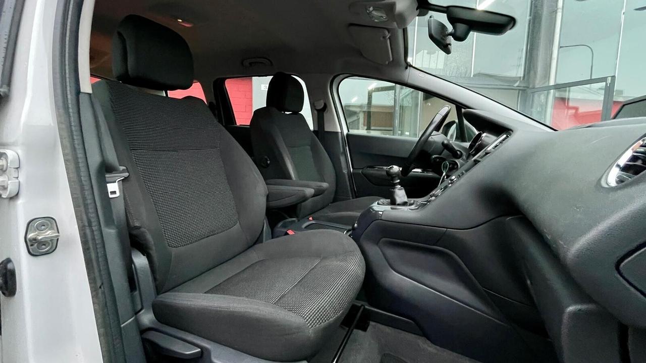 Peugeot 5008 2.0 HDi 150CV Allure N1