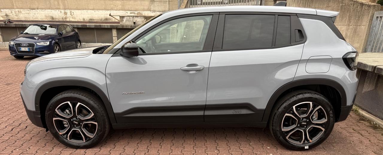 Jeep Avenger 1.2 e-Hybrid 110 cv MHEV Summit