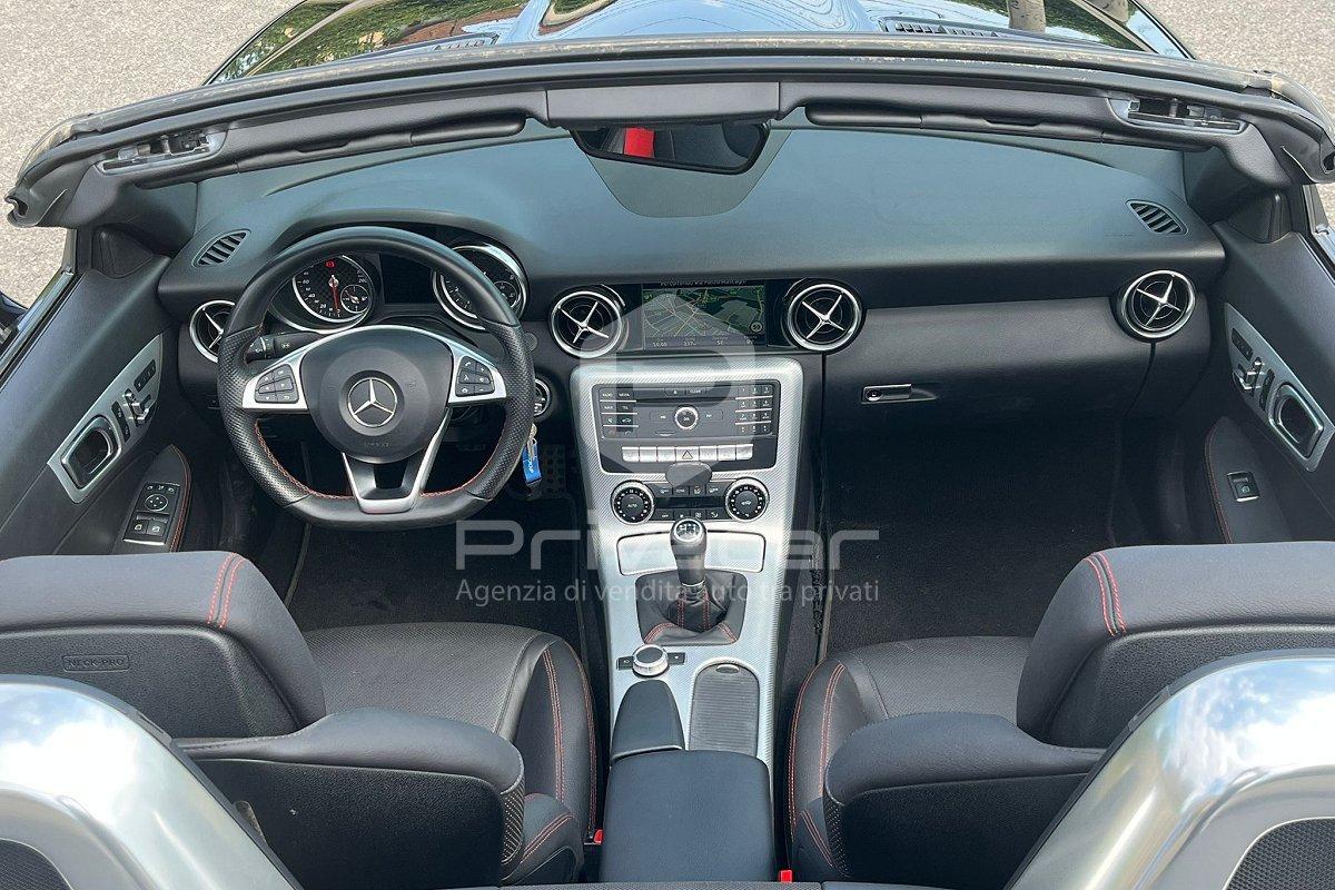 MERCEDES SLC 180 AMG line