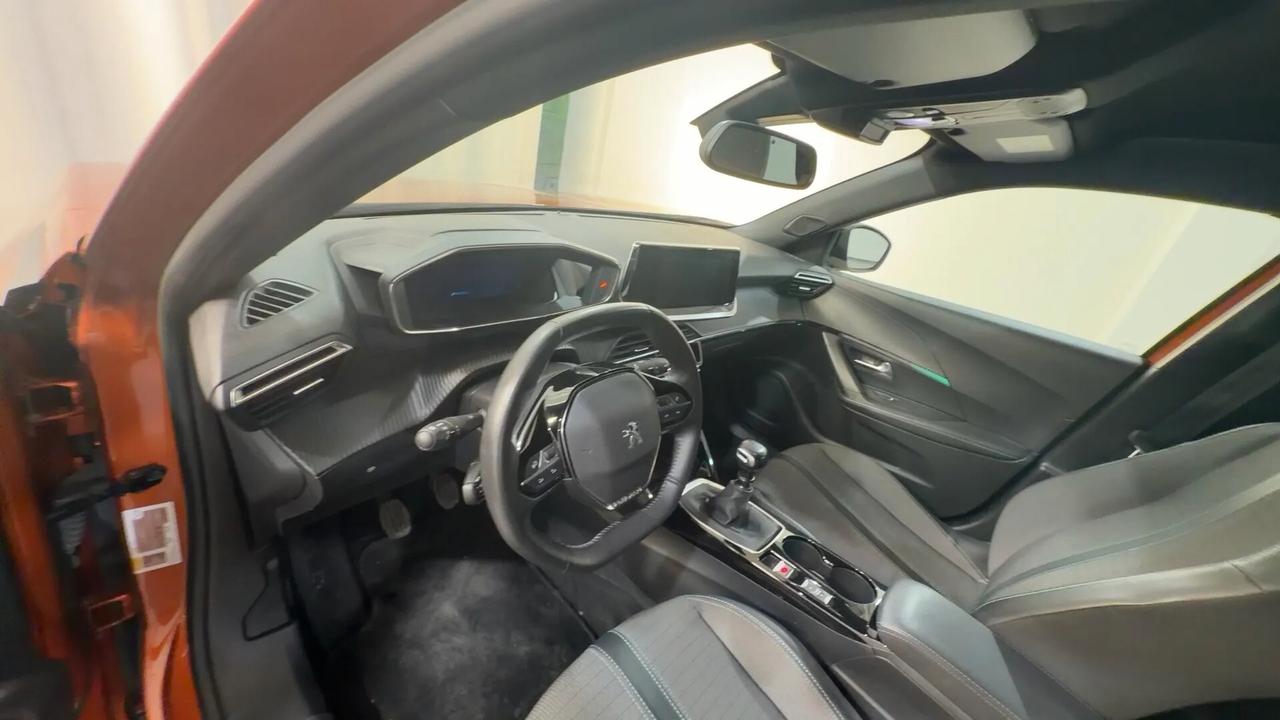 Peugeot 2008 PureTech 100 S&S Allure Pack