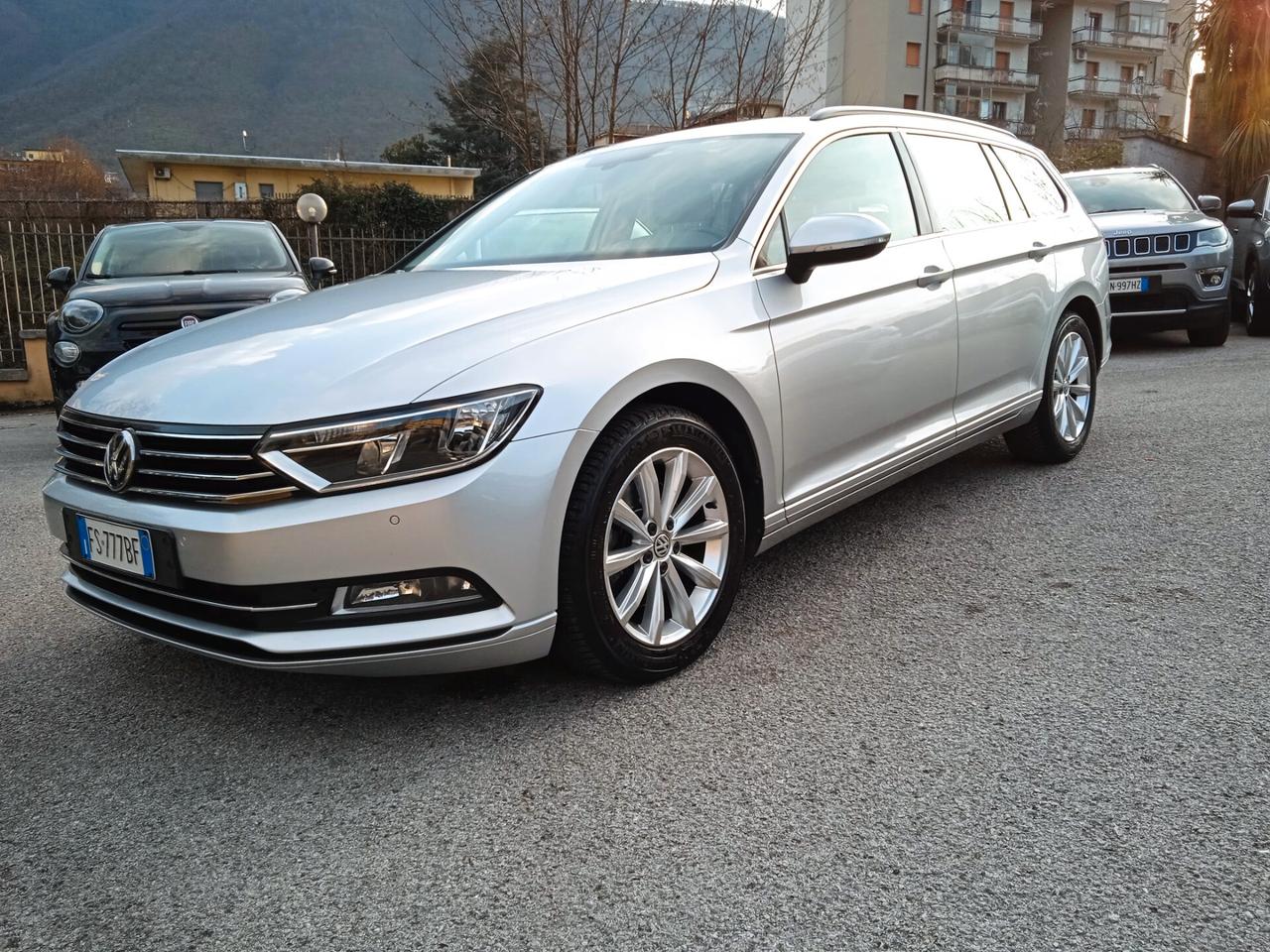 Volkswagen Passat Variant 1.6 TDI SCR DSG Business BMT