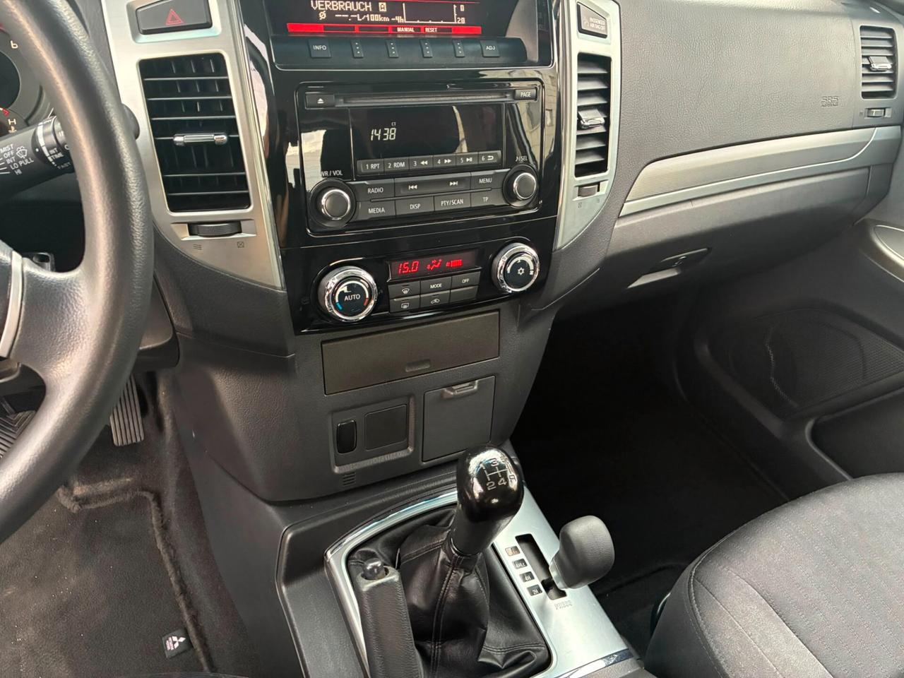 Mitsubishi Pajero 3.2 DI-D 3PORTE GANCIO TRAINO - MANUALE