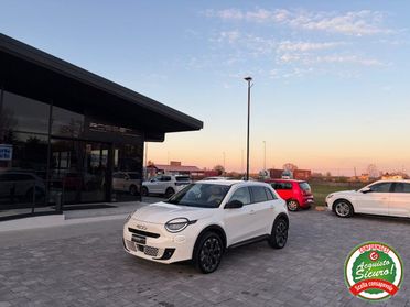 FIAT 600 Hybrid DCT MHEV La Prima ANCHE NEOPATENTATI