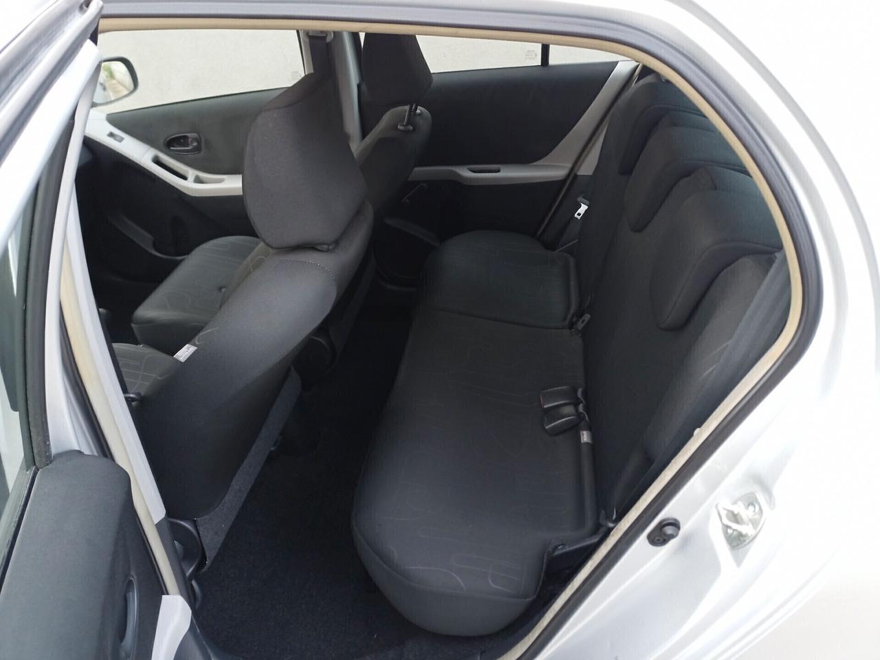 Toyota Yaris 1.0 5 porte Now
