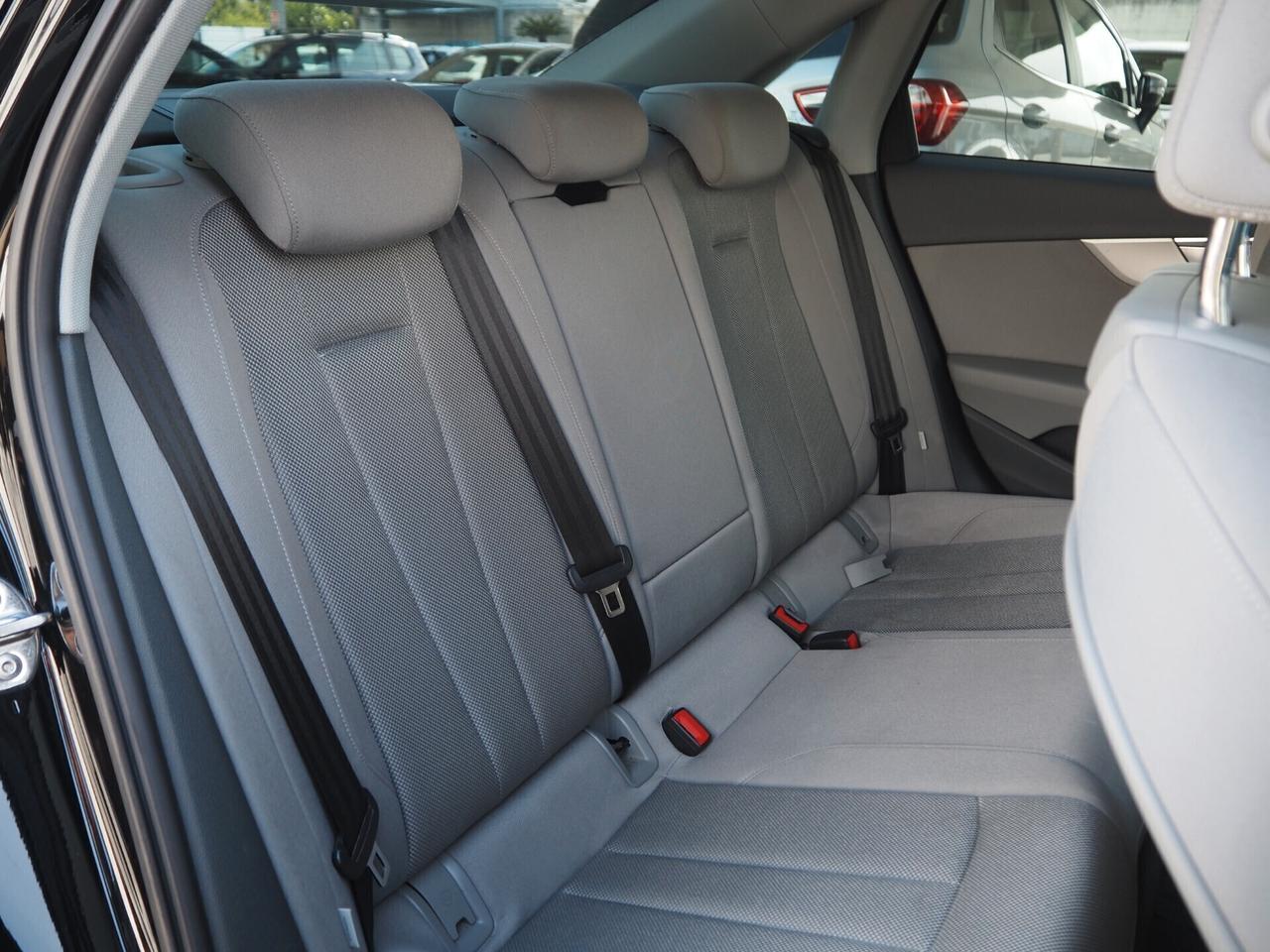 Audi A4 35 TDI S tronic line edition