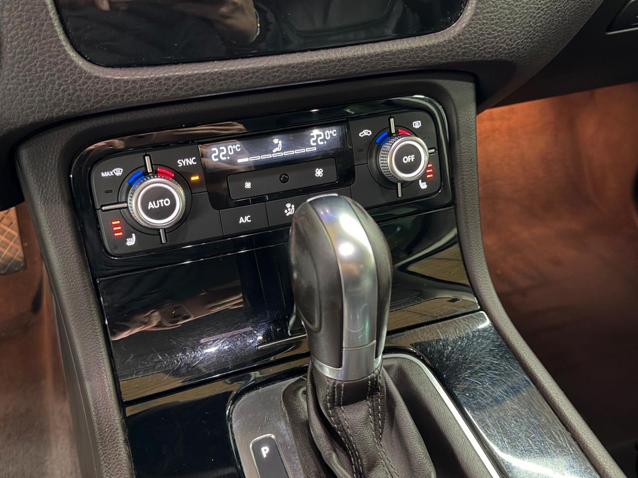 Volkswagen Touareg 3.0 TDI - IVA ESPOSTA - GARANZIA 12 MESI