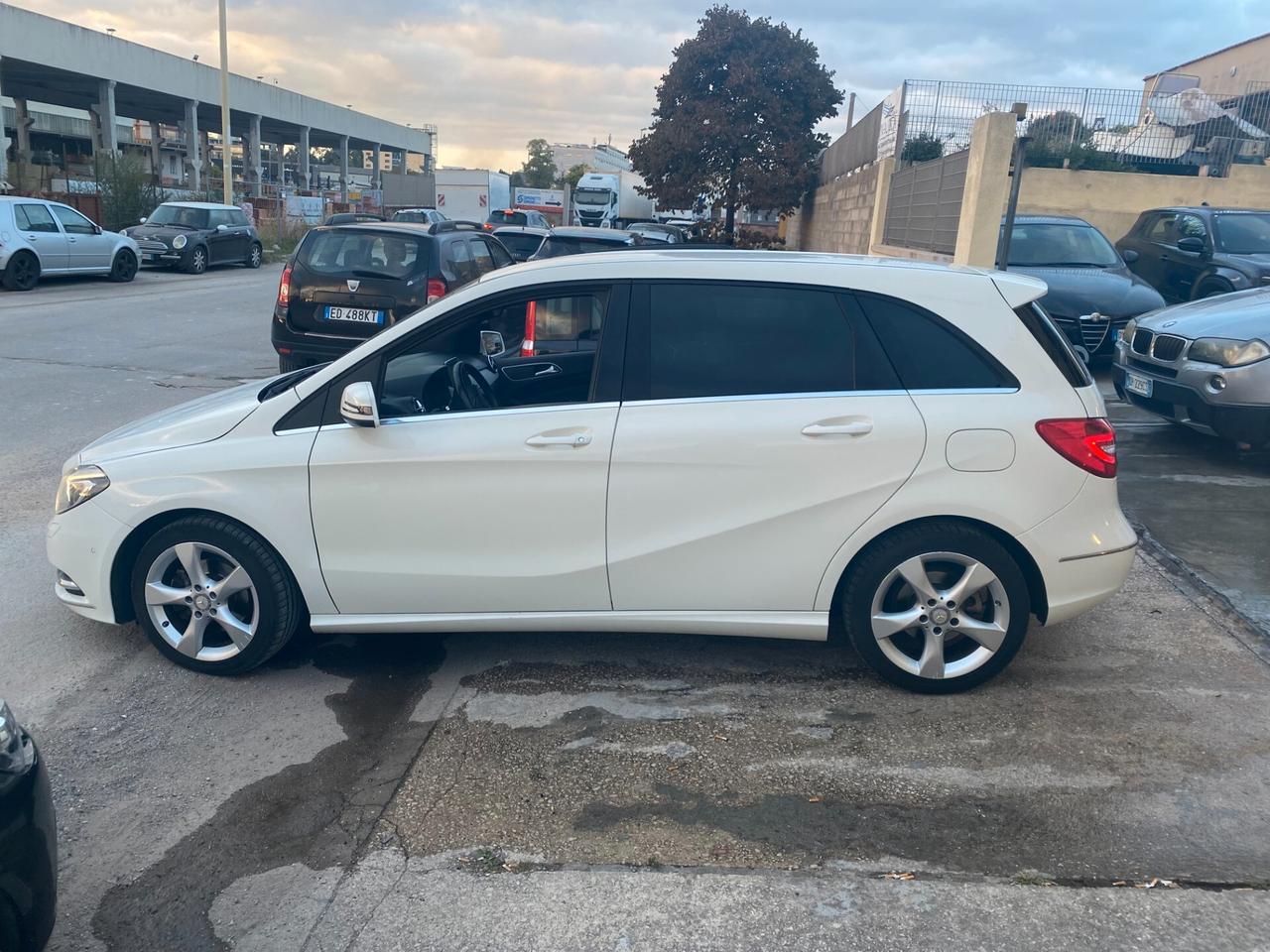 Mercedes-benz B 180 d Premium FULL OPT