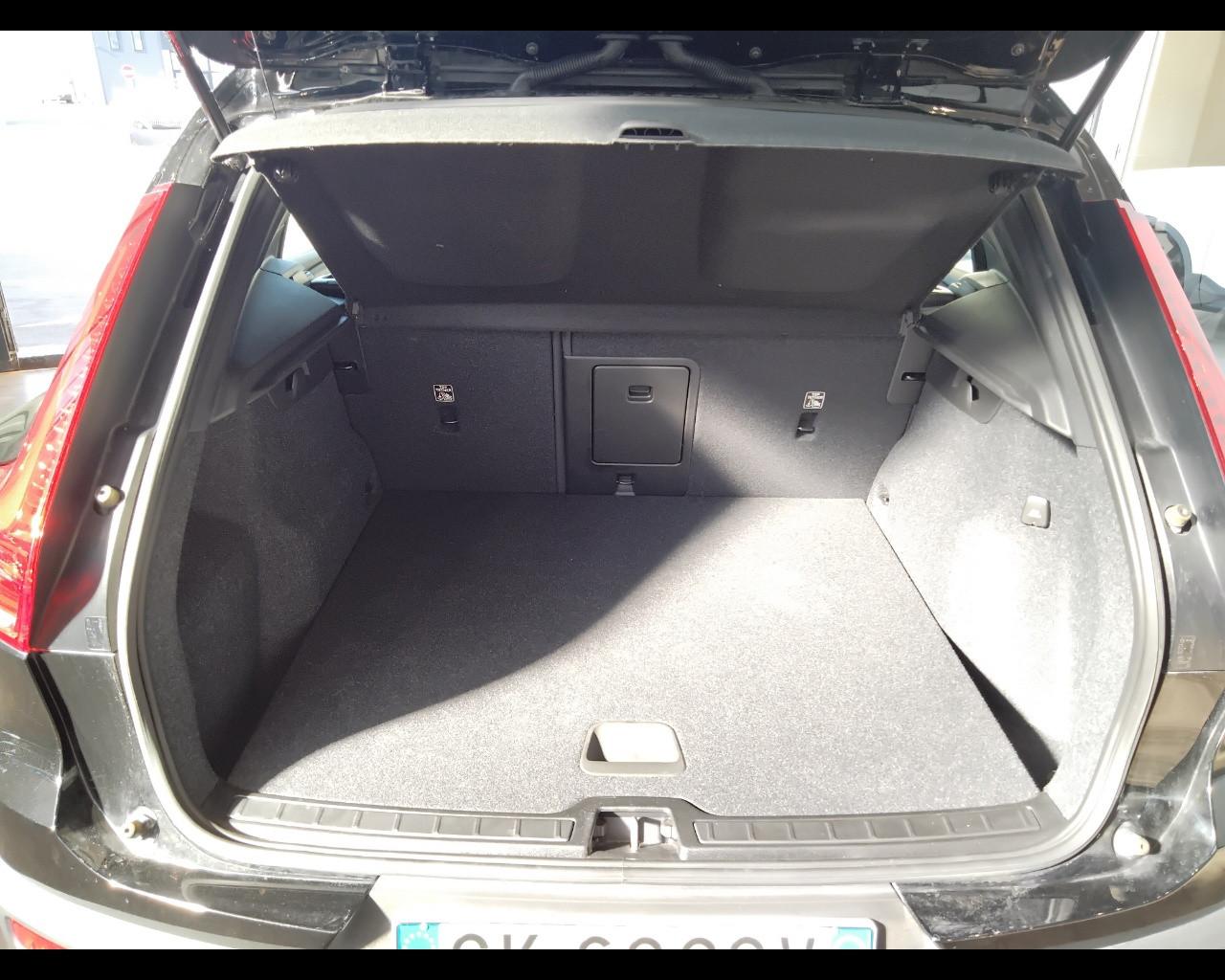 VOLVO XC40 - XC40 1.5 t2 Momentum my21