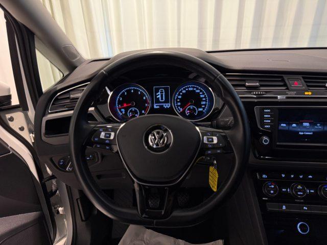VOLKSWAGEN Touran 1.4 TSI Business 7P Navi Bluetooth 17" Family Pack