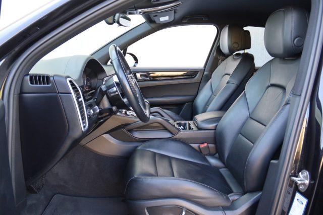 PORSCHE Cayenne 3.0 V6