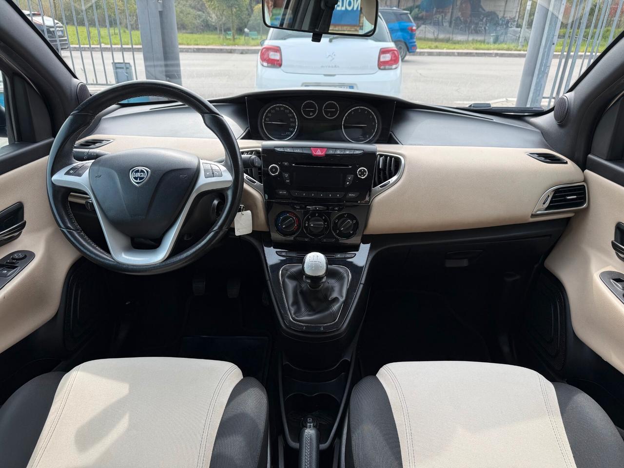 YPSILON 1.2 BENZ. 2014 139.000KM-OK NEOPATENTATI