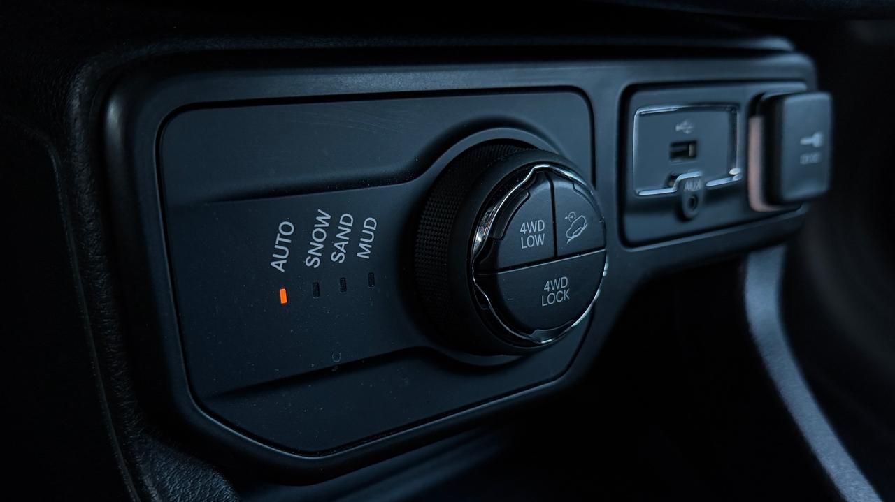 JEEP RENEGADE 4WD 2.0 MJT LIMITED AT9 140 CV - FULL LED, SEDILI RISCALDATI, NEOPATENTATI