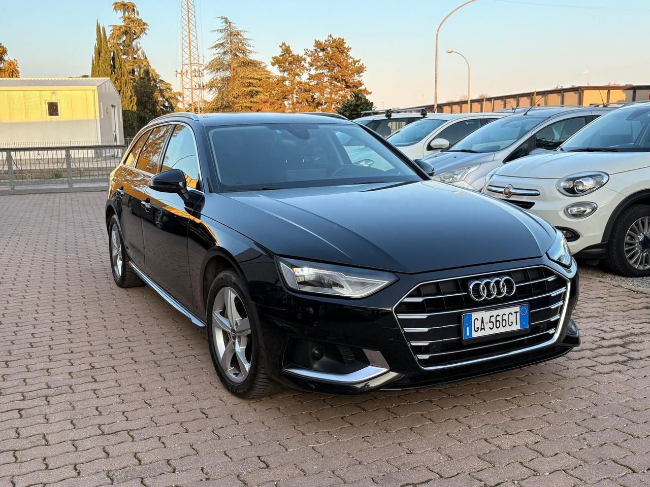 Audi A4 Avant 40 TDI S tronic line edition