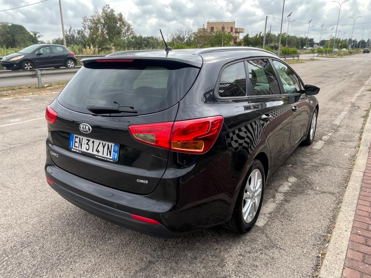 Kia Ceed 1.4 CRDi SW Cool Unipro 2012