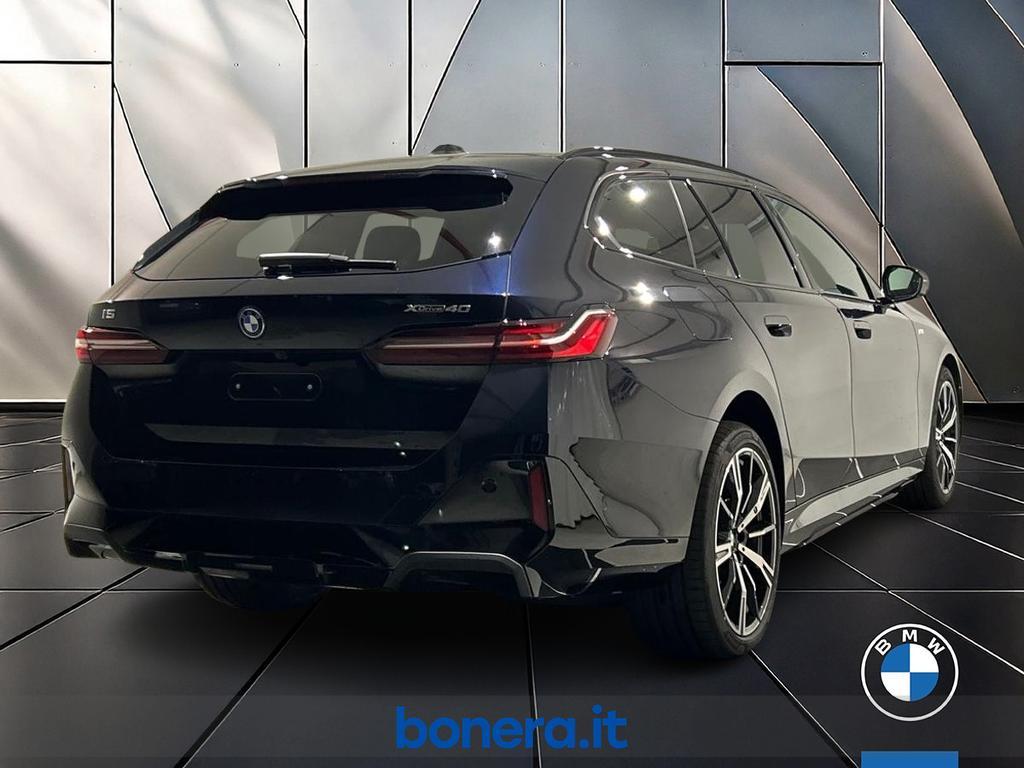 BMW i5 Touring xDrive40