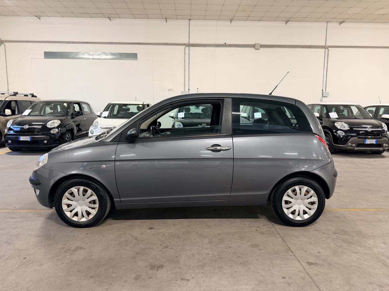 Lancia Ypsilon 1.2 16V Platino