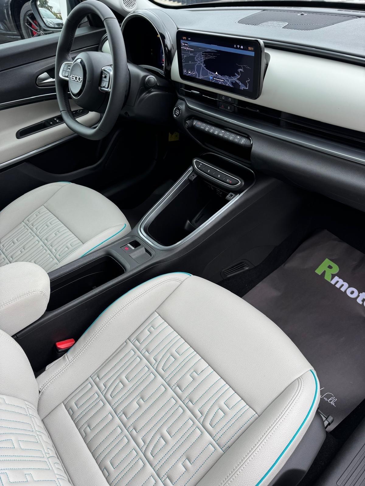 Fiat 600 HYBRID LA PRIMA