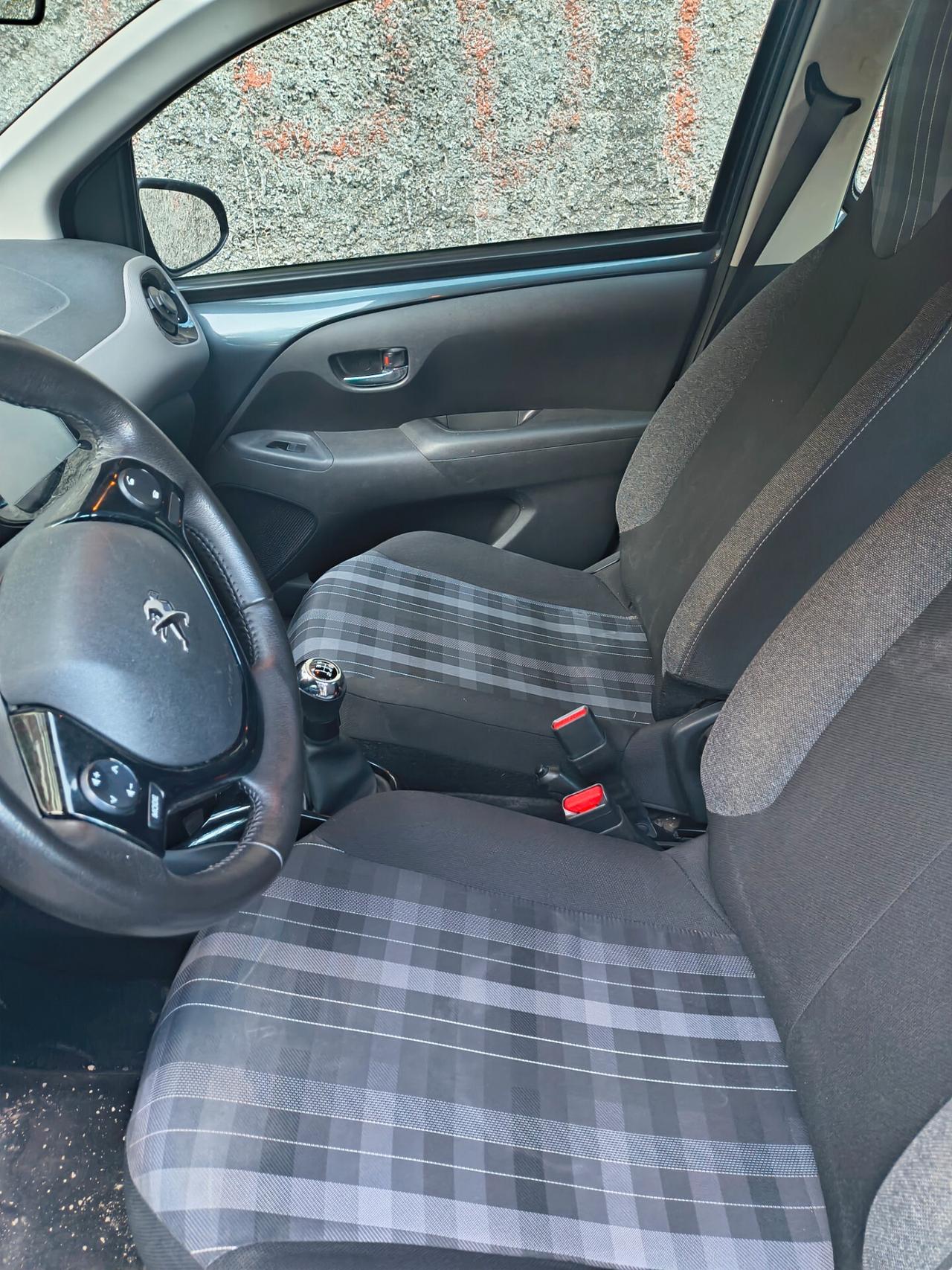Peugeot 108 VTi 72 5 porte Allure - solo 45.000 km - ok Neopatentati